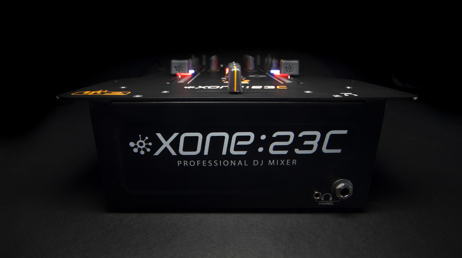 Allen   Health XONE 23 Mezcladora para dj 2+2 canales con dos entradas phono/line